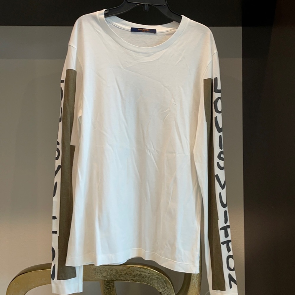 Louis Vuitton long sleeve tee. Sz. Xs